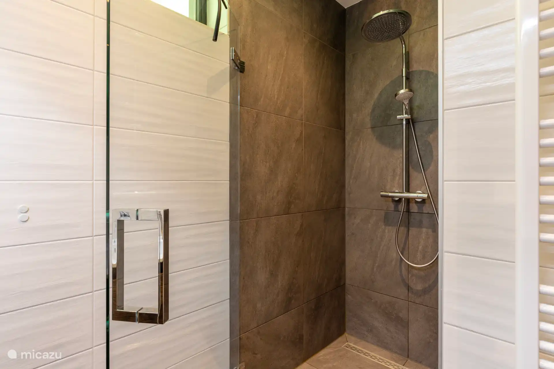 Badezimmer mit 2. WC