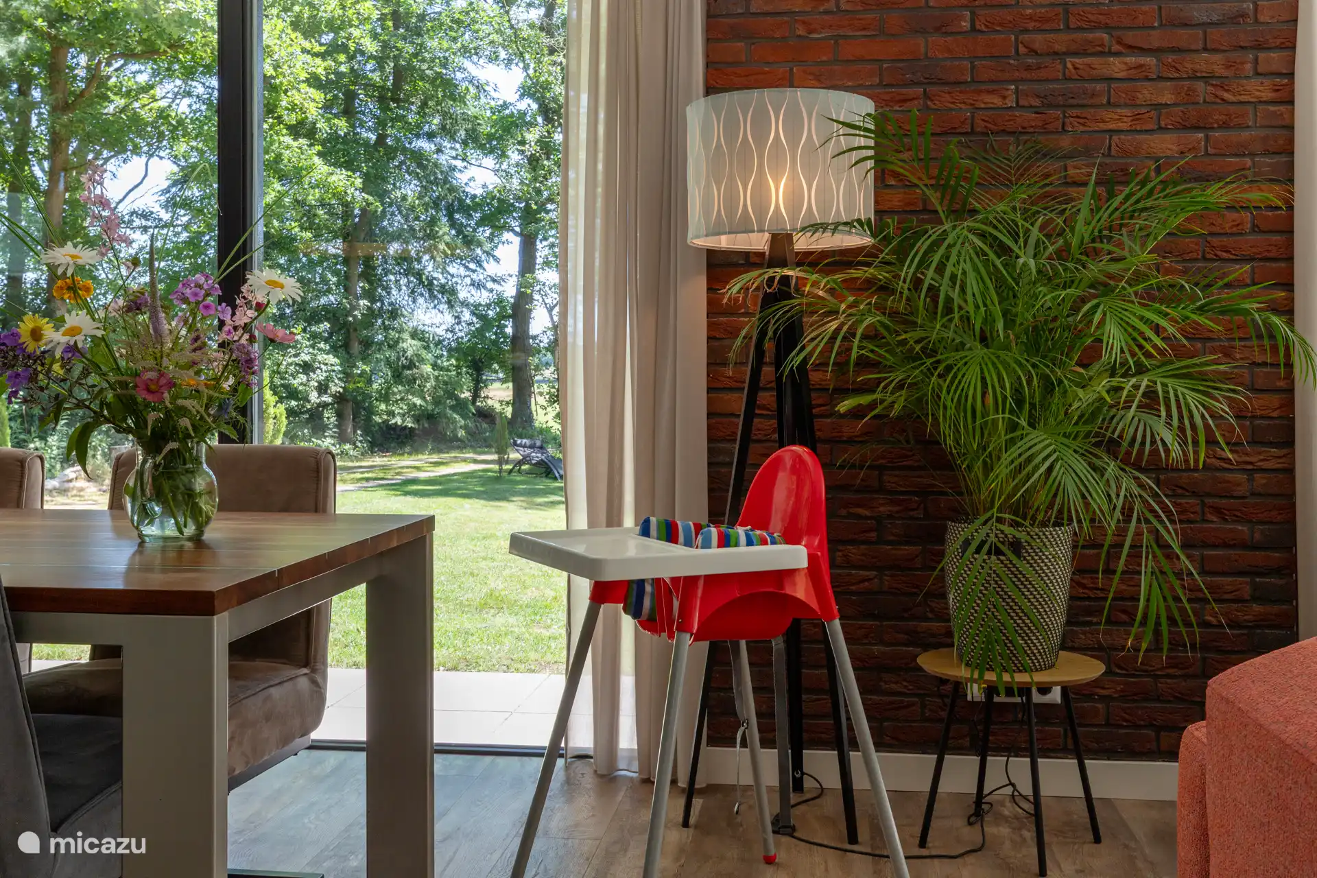 Hochstuhl im Merel erhältlich