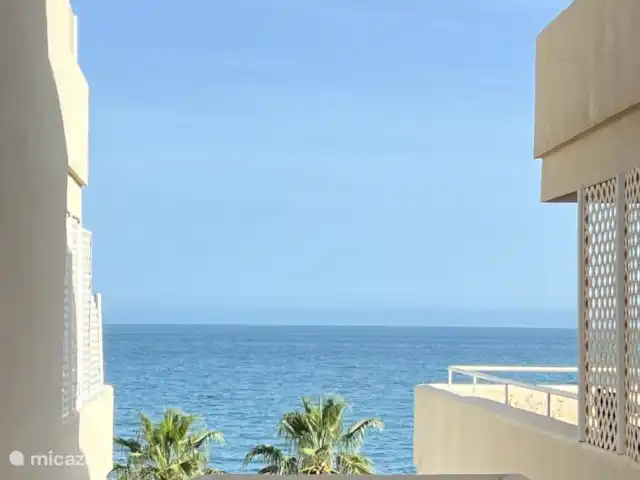 Bermudas Playa 37 en España, Costa del Sol, Estepona - apartamento Cielo azul