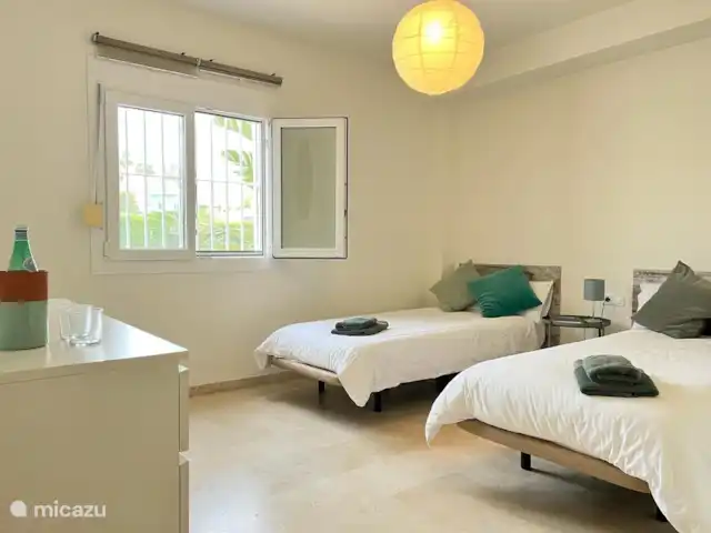 Bermudas Playa 37 en España, Costa del Sol, Estepona - apartamento Dormitorio 2