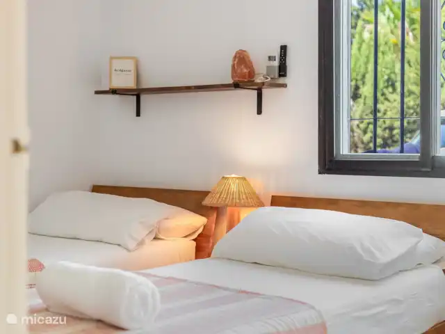 Location de Vacances Espagne, Costa del Sol, Nerja, maison de vacances - Maison Joya Nerja Deuxième chambre modulable : choisissez un lit double ou des lits jumeaux selon vos envies.