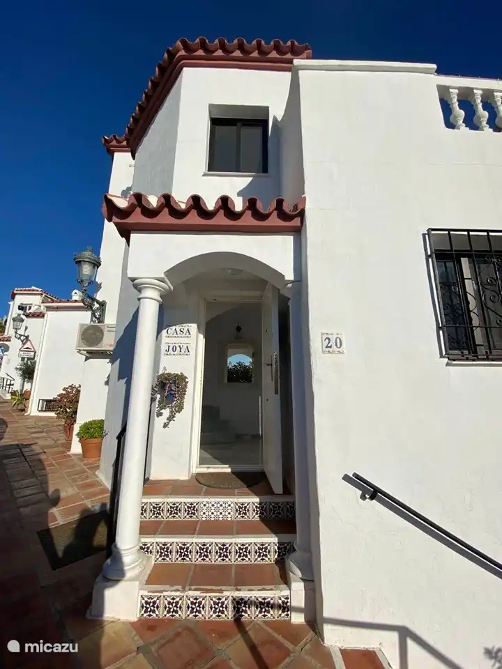 Entrance, front door