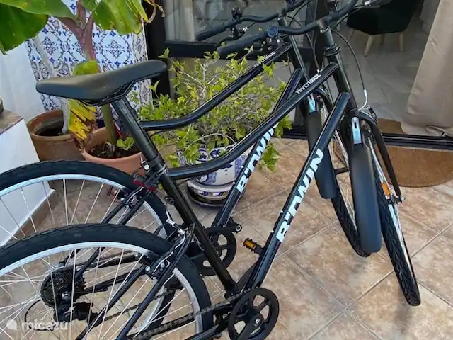 Location de Vacances Espagne, Costa del Sol, Nerja, maison de vacances - Maison Joya Nerja Prenez les deux vélos pour un tour. Nous avons des casques de vélo et des paniers à l'intérieur de la maison. Veuillez fermer correctement.