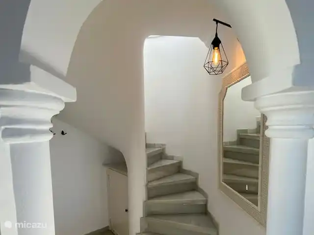 Location de Vacances Espagne, Costa del Sol, Nerja, maison de vacances - Maison Joya Nerja Couloir et escalier vers le haut
