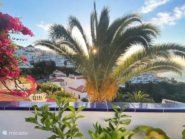 Location de Vacances Espagne, Costa del Sol, Nerja, maison de vacances - Maison Joya Nerja Lever de soleil depuis la terrasse au rez-de-chaussée