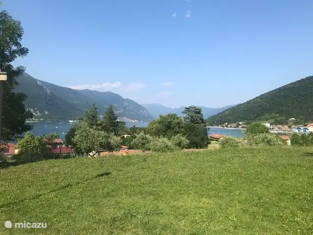 Spielplatz Paratico mit Blick auf den Iseosee