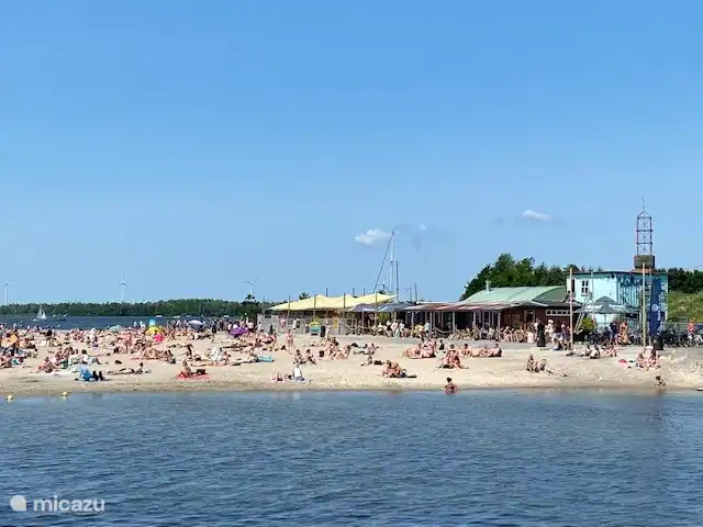 After the renewal of the boulevard, Harderwijk has its own city beach with a contemporary beach bar called 'Walhalla'. Ideal to enjoy a day on a sunny day.