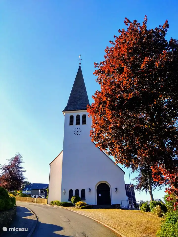 Die Kirche des Dorfes Elpe