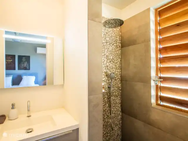 VILLA MARTINI c’est votre nom Bon Bini☀️ | Curaçao, Banda Ariba (est), Jan Thiel - villa Chacun a sa propre salle de bain et ses toilettes.
Avec sa propre douche à effet pluie et sa douchette à main.