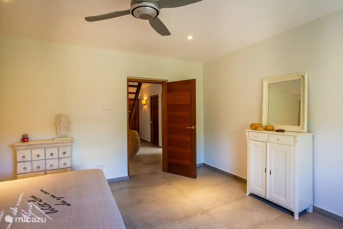 Haben wir schon erwähnt, dass es ein großzügiges Schlafzimmer ist? ;-)