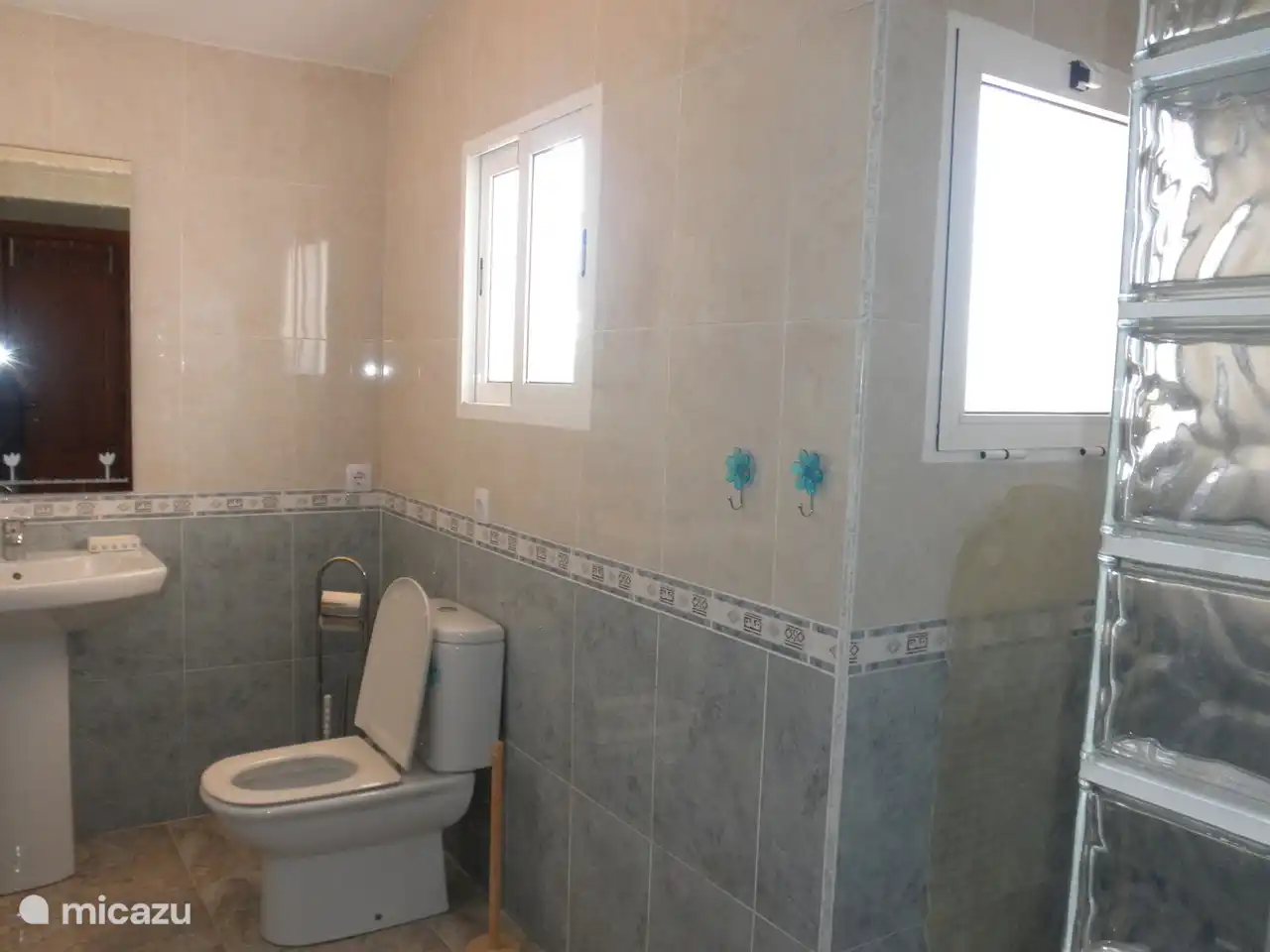 Het toilet in de woning. 