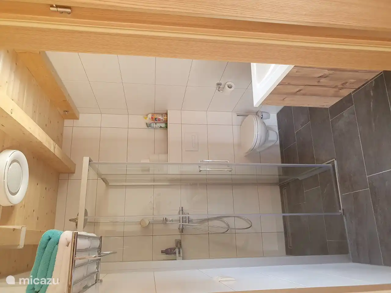 Salle de bain attenante à la chambre 1