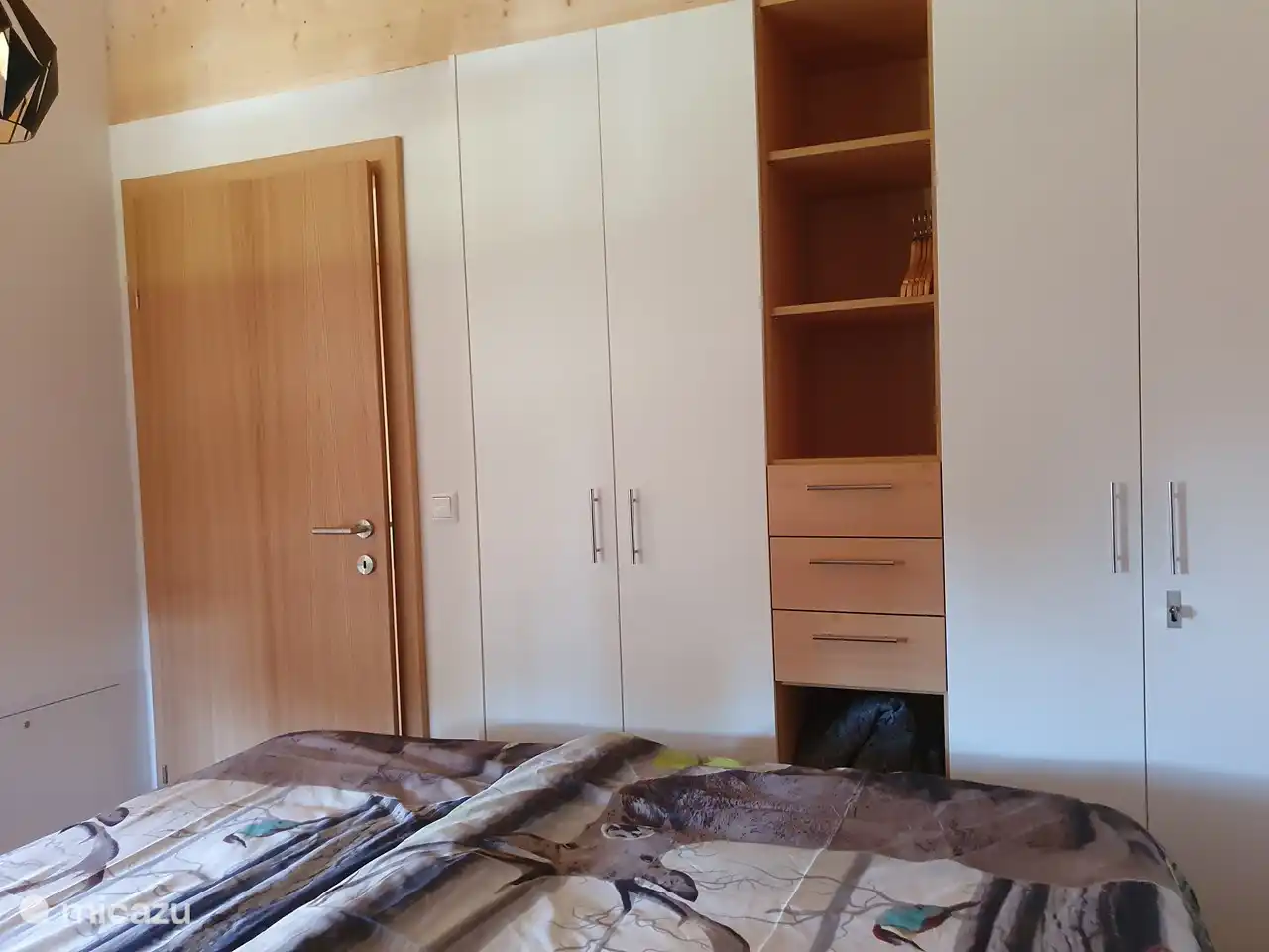 Chambre 2, avec un lit double et un lit simple