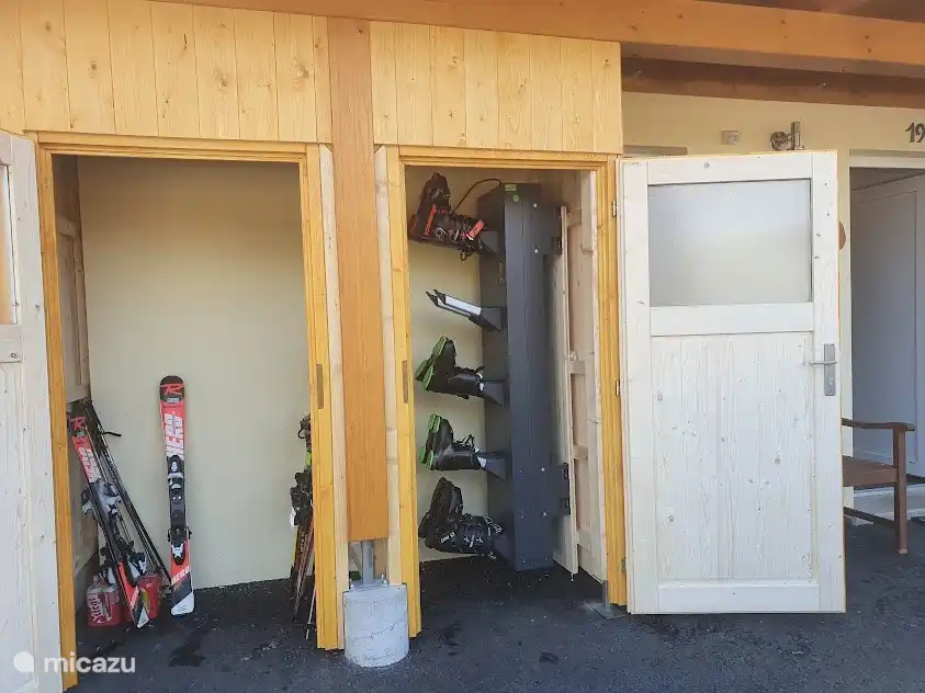 Casier à skis avec chauffe chaussures