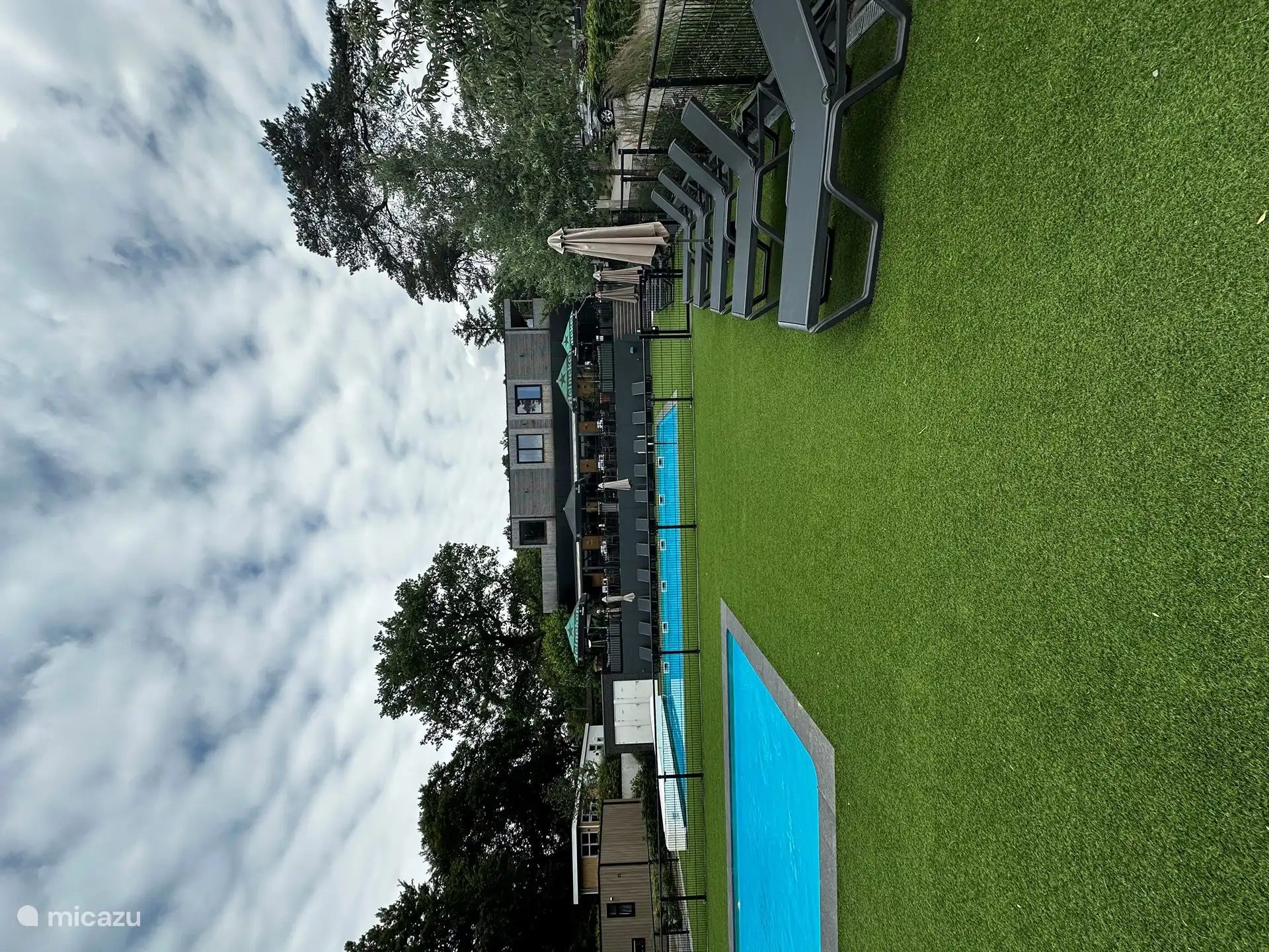 Schwimmbäder und Grand Café des Parks