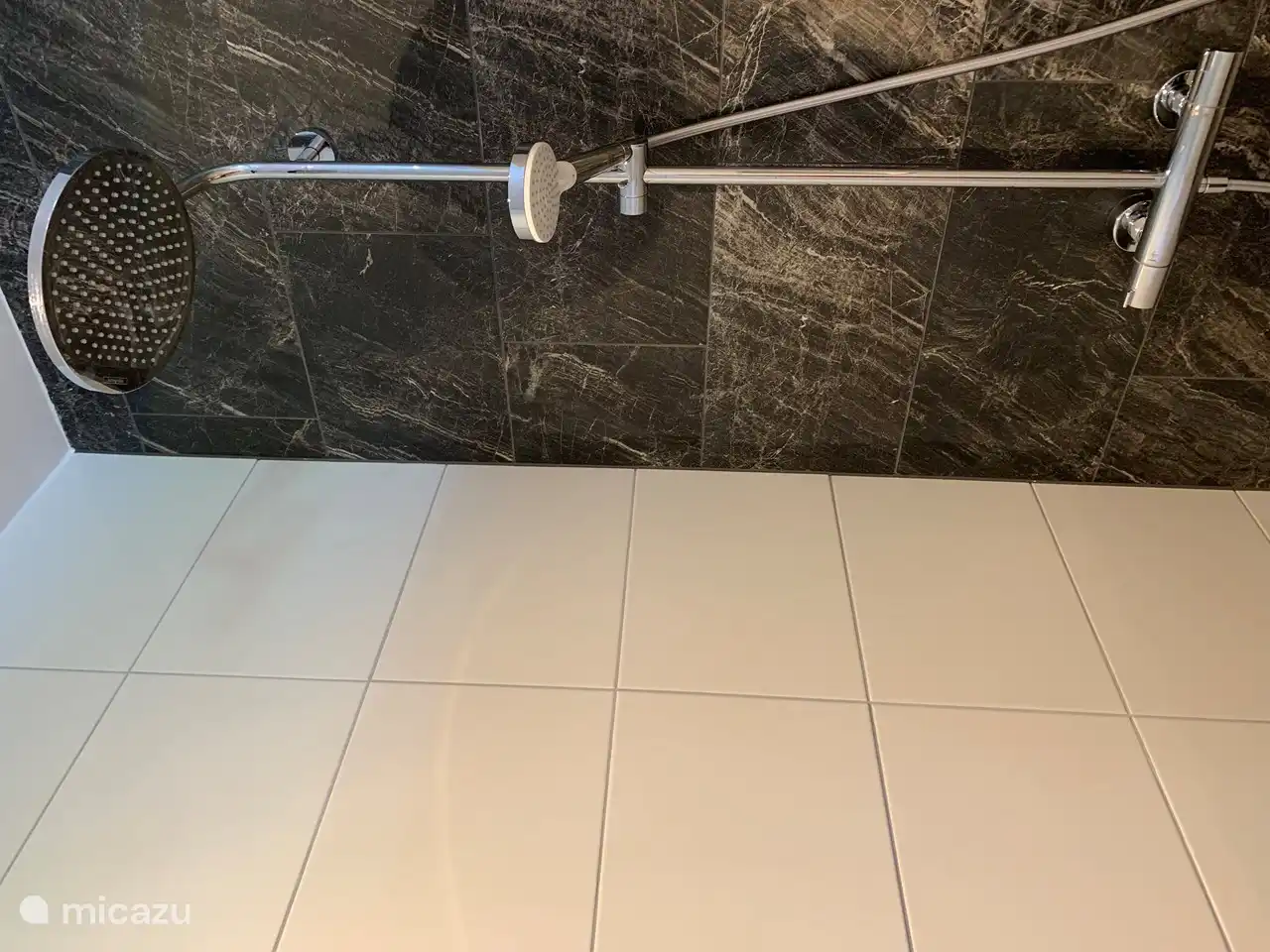 Regendusche und Handbrause