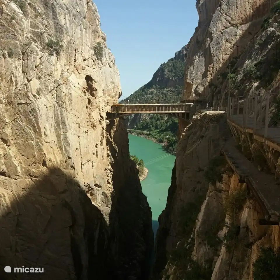 Ardales Caminito del Rey. Sentier de randonnée spectaculaire à travers les gorges d'El Chorro.