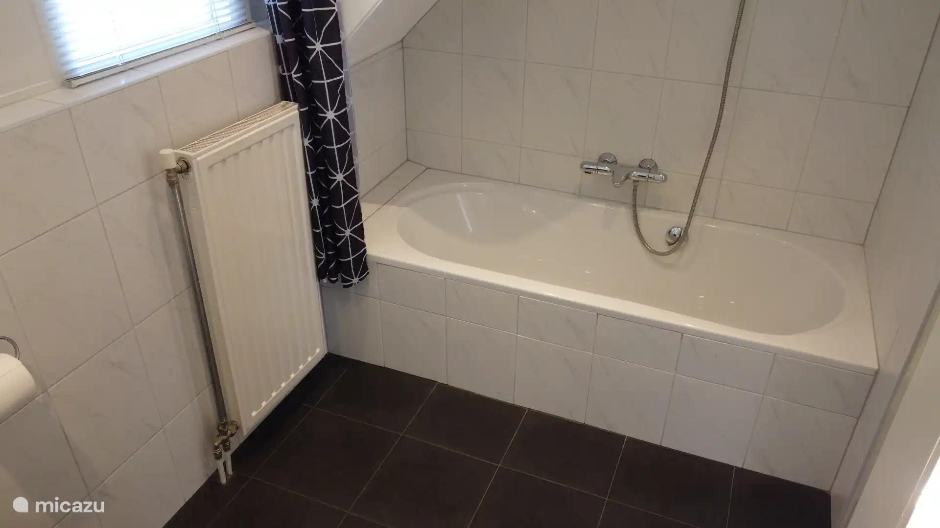 Badkamer 2 verdieping met ligbad