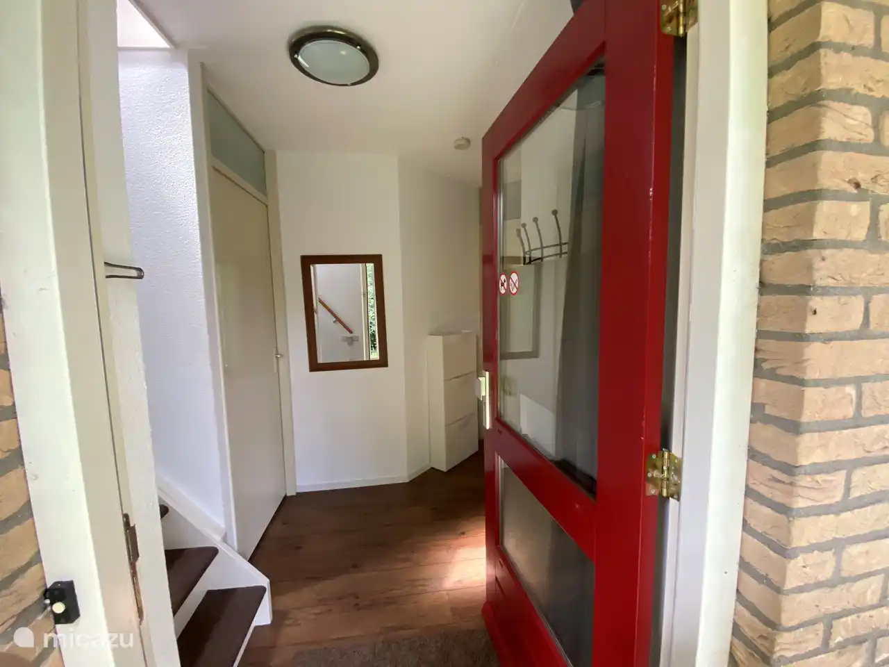 Eingang mit Schrank für Schuhe