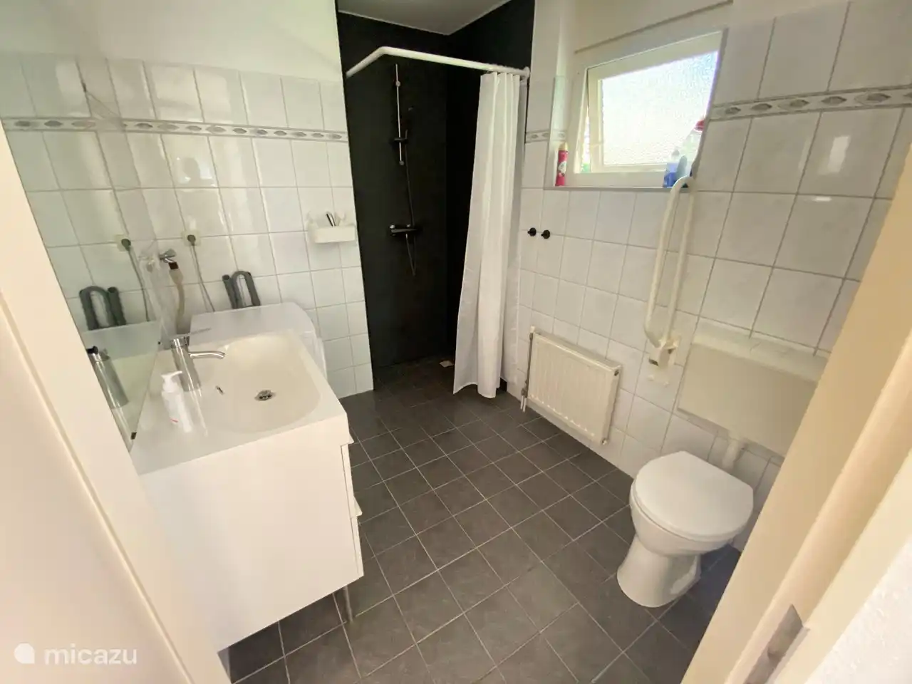 Badezimmer im Erdgeschoss