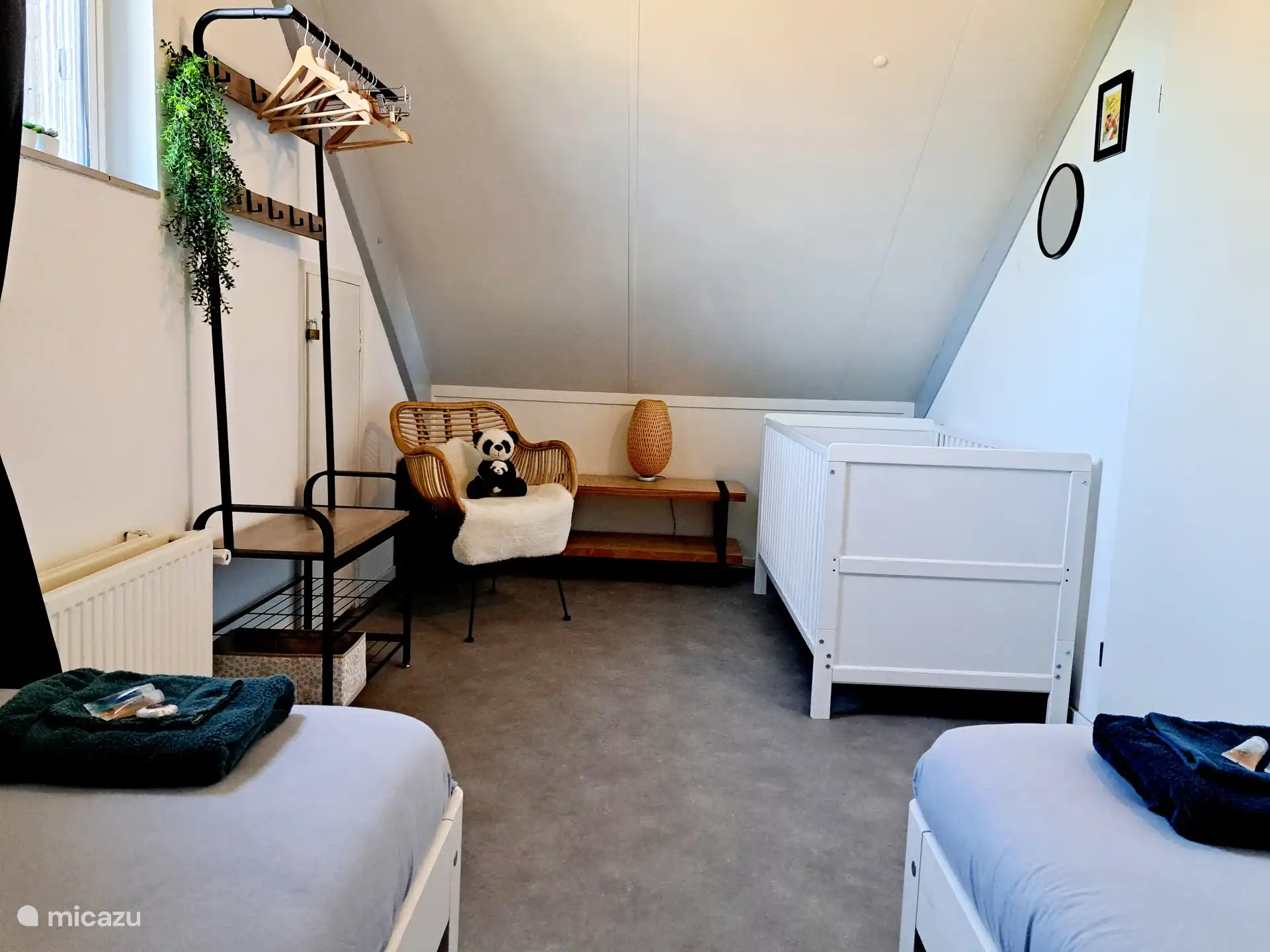 Slaapkamer 2 met ledikantje