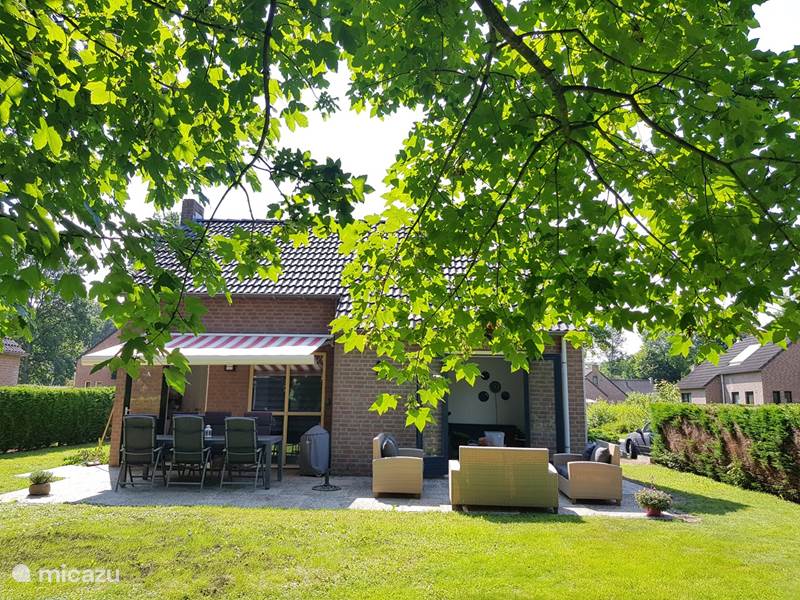 Holiday home in Netherlands, Gelderland, Ewijk Bungalow Forest bungalow 93
