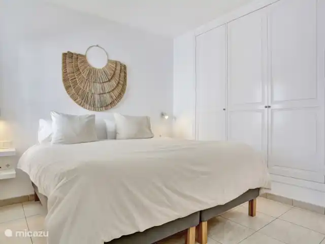 bungaló en España, Fuerteventura, Corralejo – Brisa del Mar Fuerteventura Dormitorio principal con cama doble y aire acondicionado