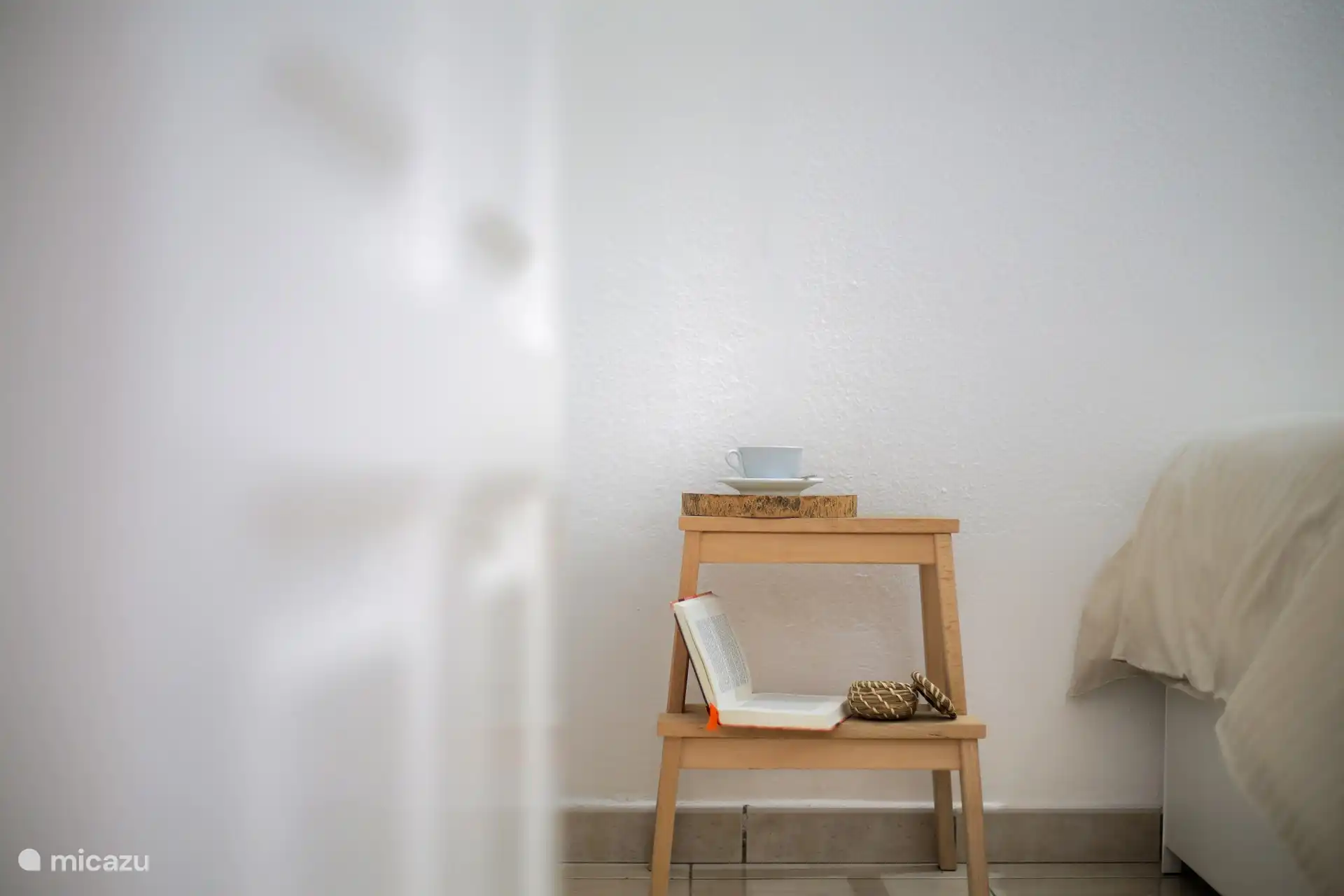 Es gibt einige Lesebücher im Haus. Brettspiele befinden sich im Schrank des Hauptschlafzimmers 