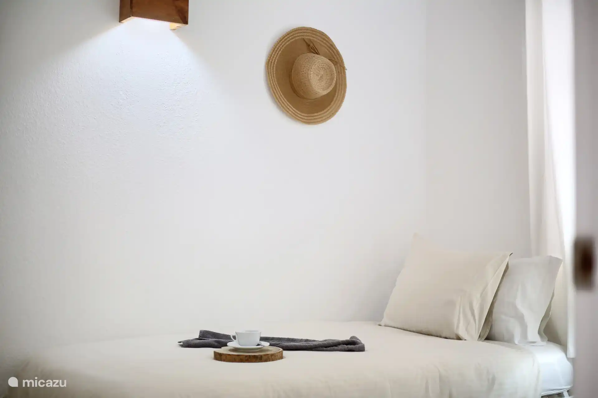 Zweites Schlafzimmer mit 2 Einzelbetten und Klimaanlage