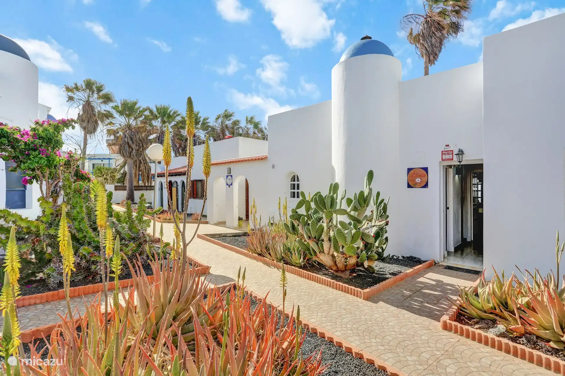 Der Strand ist nur 50 Meter von der Schlafzimmertür entfernt.