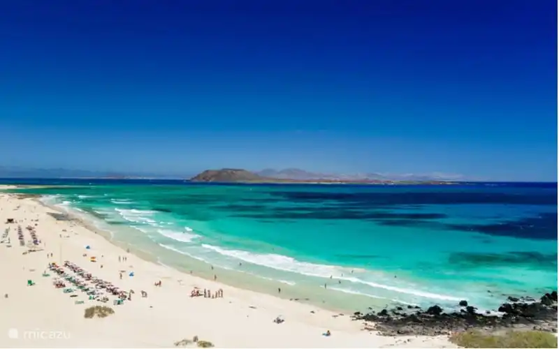 Der nahegelegene Flagbeach