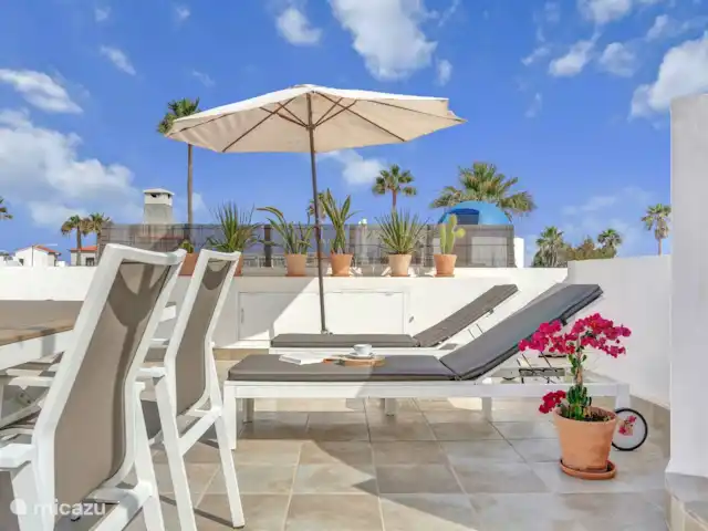 bungaló en España, Fuerteventura, Corralejo – Brisa del Mar Fuerteventura Tumbonas terraza en la azotea