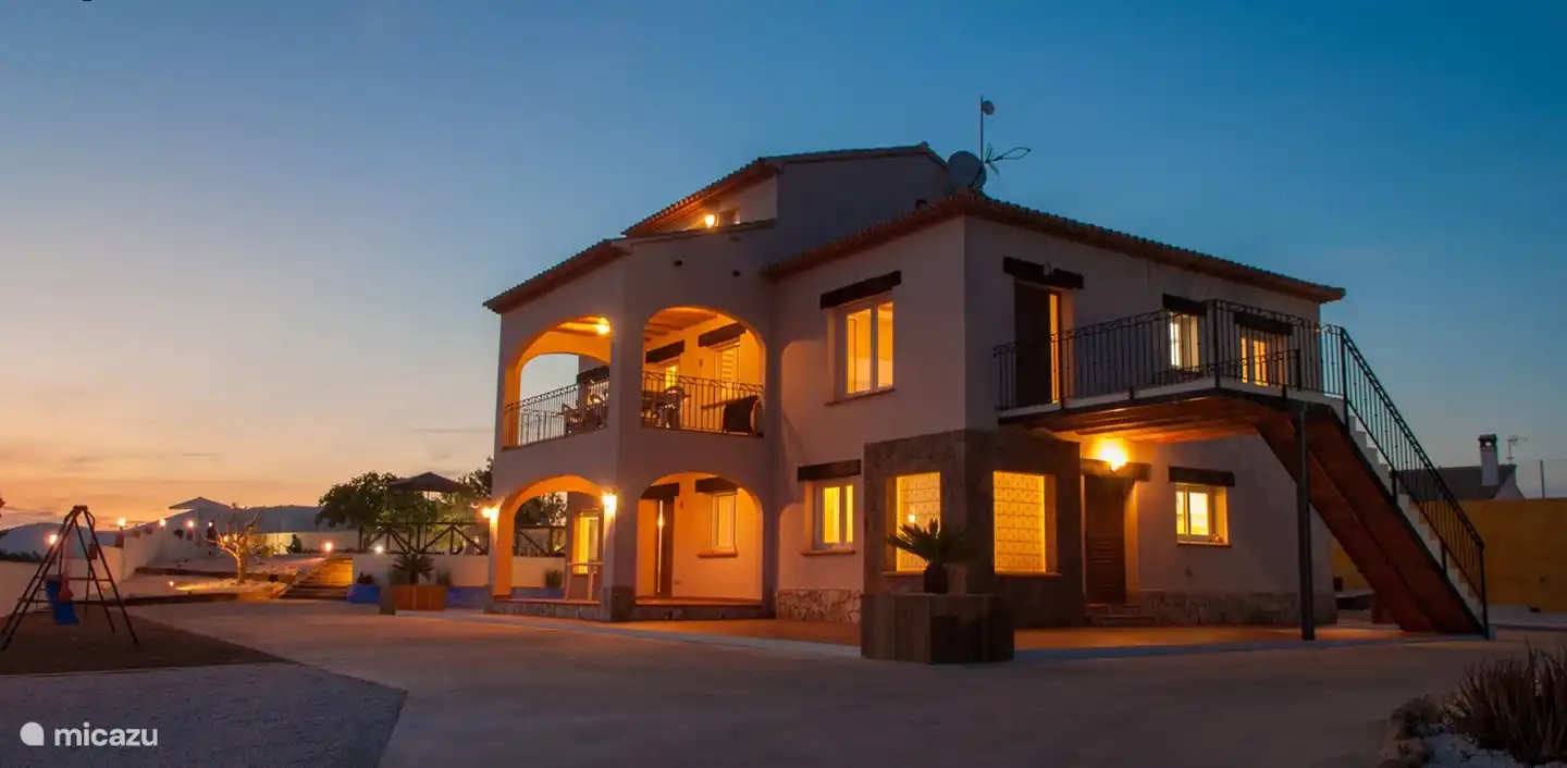 Front of Sun Sea Sleep