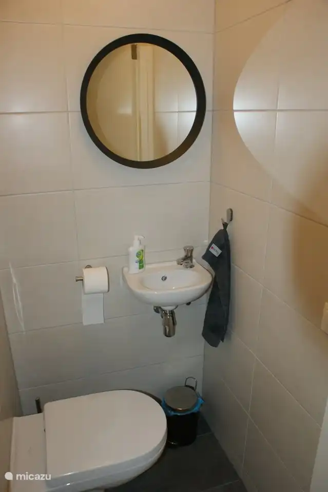 Toilette im Erdgeschoss.