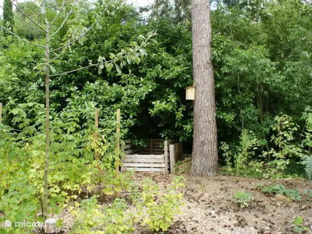 Casa de vacaciones Bos y Henk Achterhoek en Países Bajos, Güeldres, Halle - casa vacacional Invitamos a nuestros huéspedes a depositar los residuos verdes (cáscaras, posos de café, cáscaras de huevo) en el contenedor de compostaje.