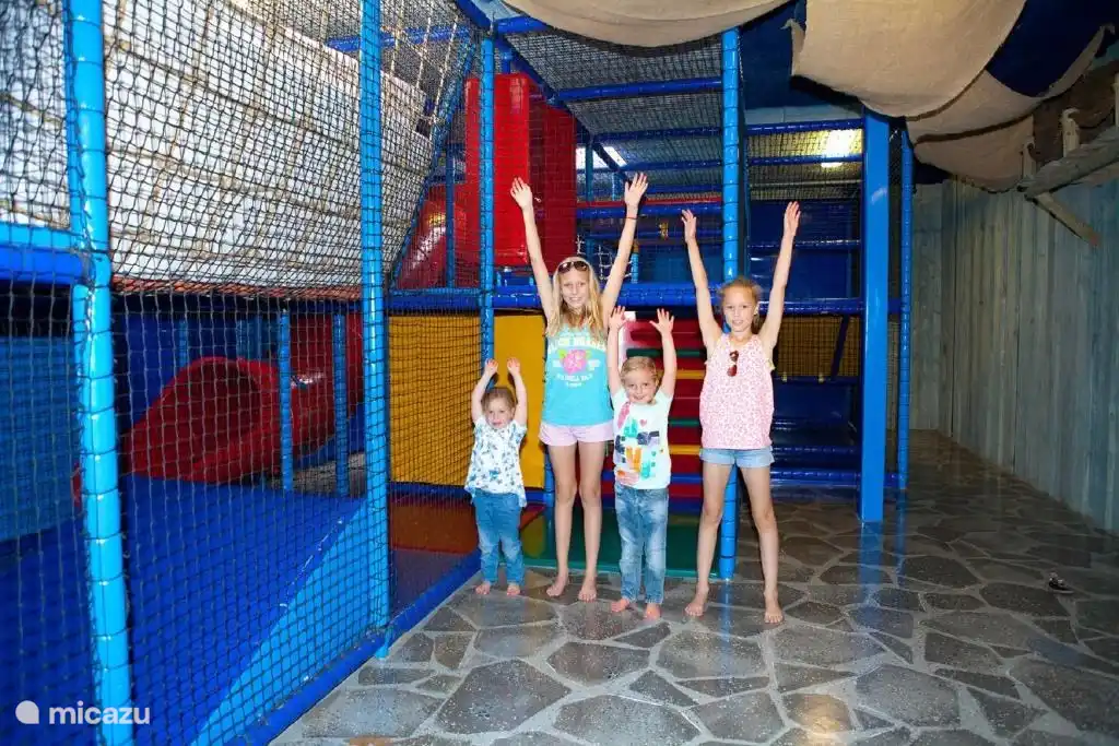 Aire de jeux intérieure