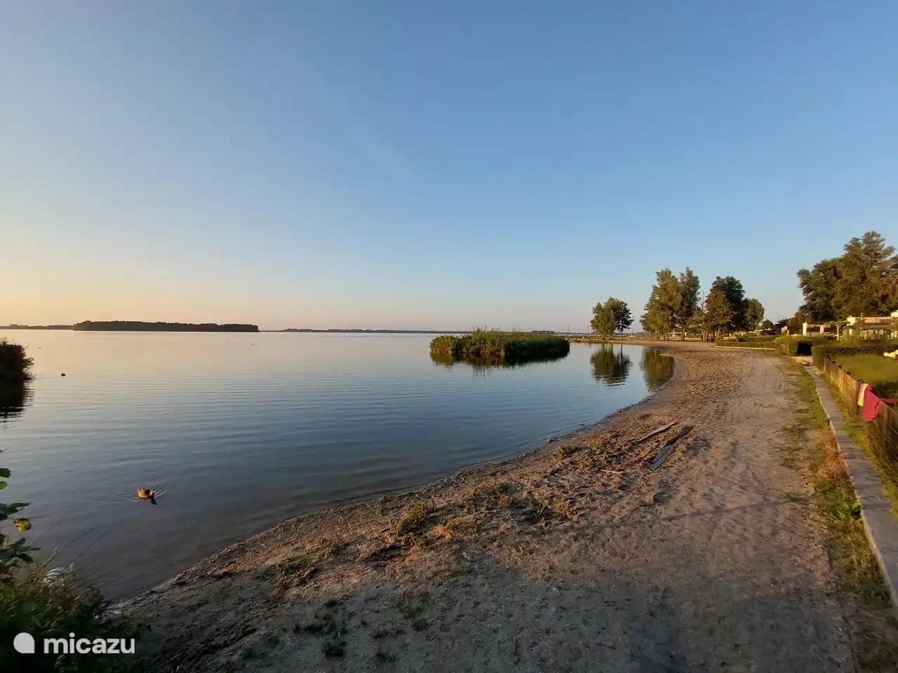 Plage à 200 mètres à pied
