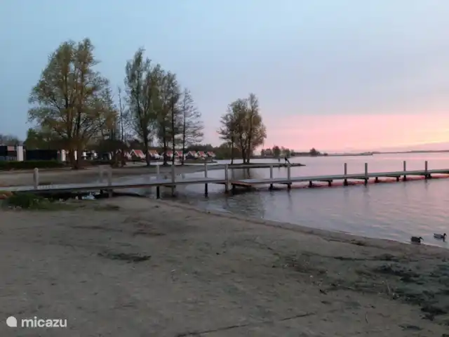 Chalet sur le Veluwemeer | Pays-Bas, Gueldre, Hulshorst (lac Veluwe) - chalet De beaux ciels colorés