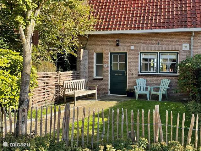 Holiday home in Netherlands, Zeeland, Burgh Haamstede - holiday house Blaeuw kot