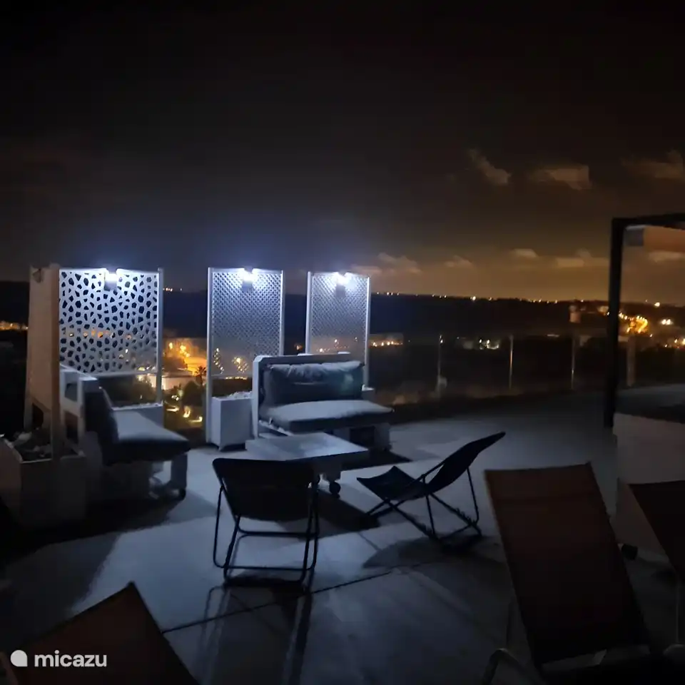 Nachtansicht der Terrasse