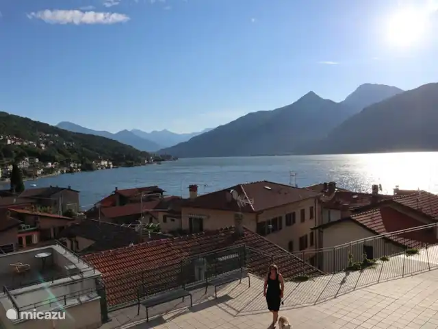 apartamento en Italia, Lago de Como, Acquaseria – Apartamento Ulivo 18 con vista al lago Vista desde el complejo de apartamentos