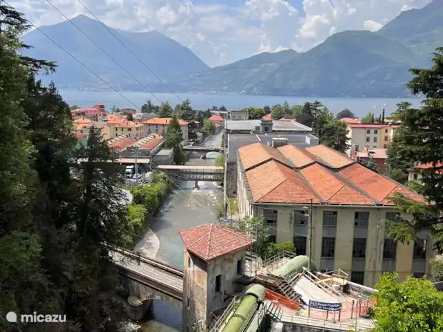 apartamento en Italia, Lago de Como, Acquaseria – Apartamento Ulivo 18 con vista al lago El río Bellano desemboca en el lago de Como