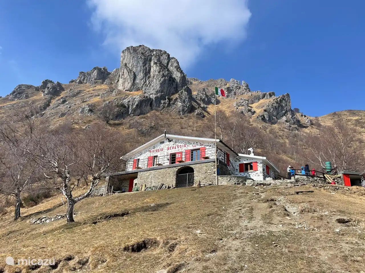 El refugio de montaña donde también se puede comer por encima de Menaggio