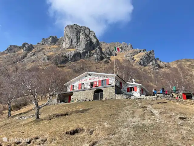 apartamento en Italia, Lago de Como, Acquaseria – Apartamento Ulivo 18 con vista al lago El refugio de montaña donde también se puede comer por encima de Menaggio