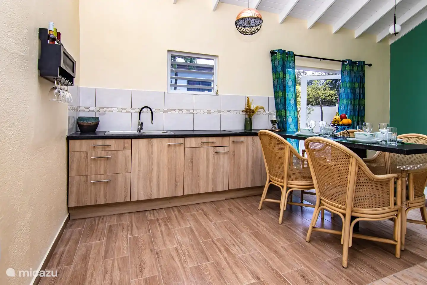 Kitchen with dining island