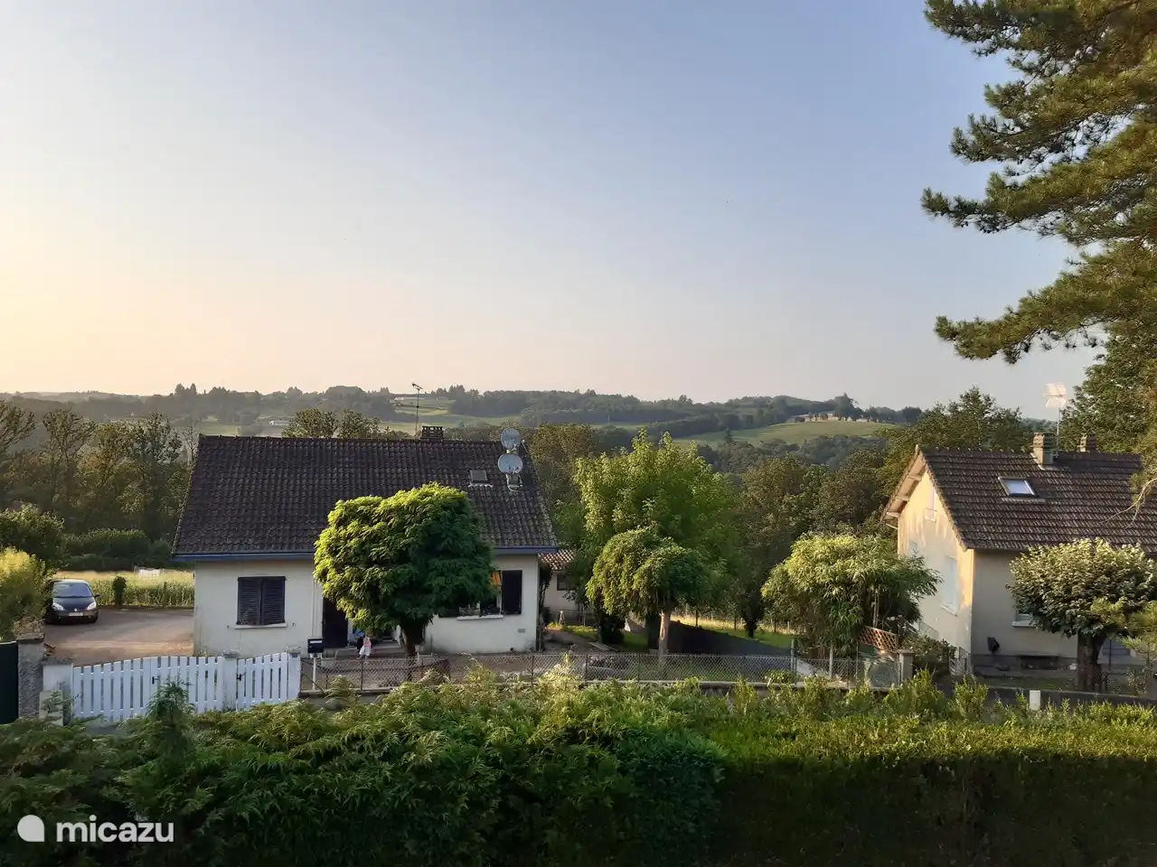 Abendsonne auf dem Balkon genießen