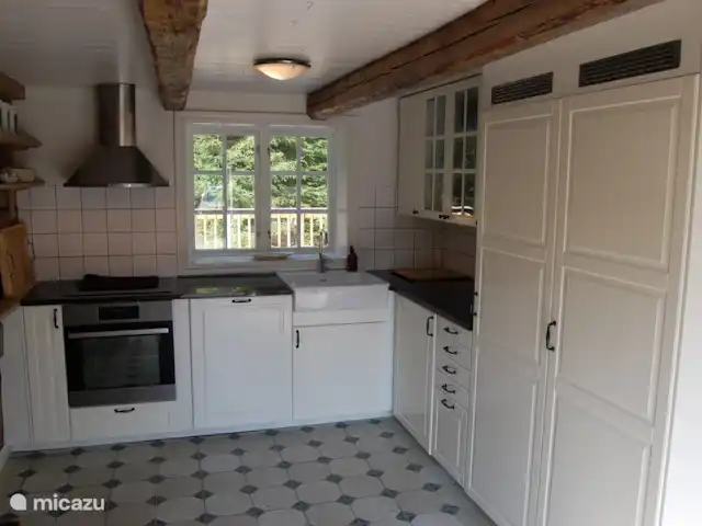 Latitude | Suède, Västergötland, Torestorp - cabane en bois / lodge cuisine