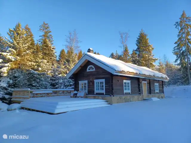 Latitude | Suède, Västergötland, Torestorp - cabane en bois / lodge latitude pendant les mois d'hiver
