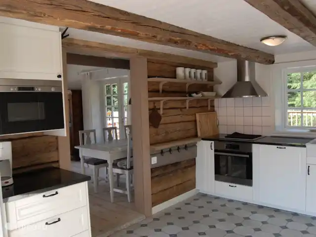 Latitude | Suède, Västergötland, Torestorp - cabane en bois / lodge cuisine