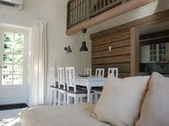 Latitude | Suède, Västergötland, Torestorp - cabane en bois / lodge salle à manger